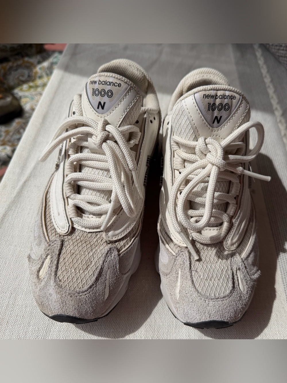 Women New Balance 1000 Women Neutral Cream Sneakers excellent condition  size 6